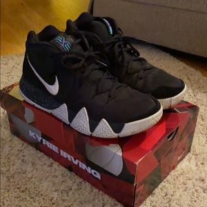 Nike Kyrie 4